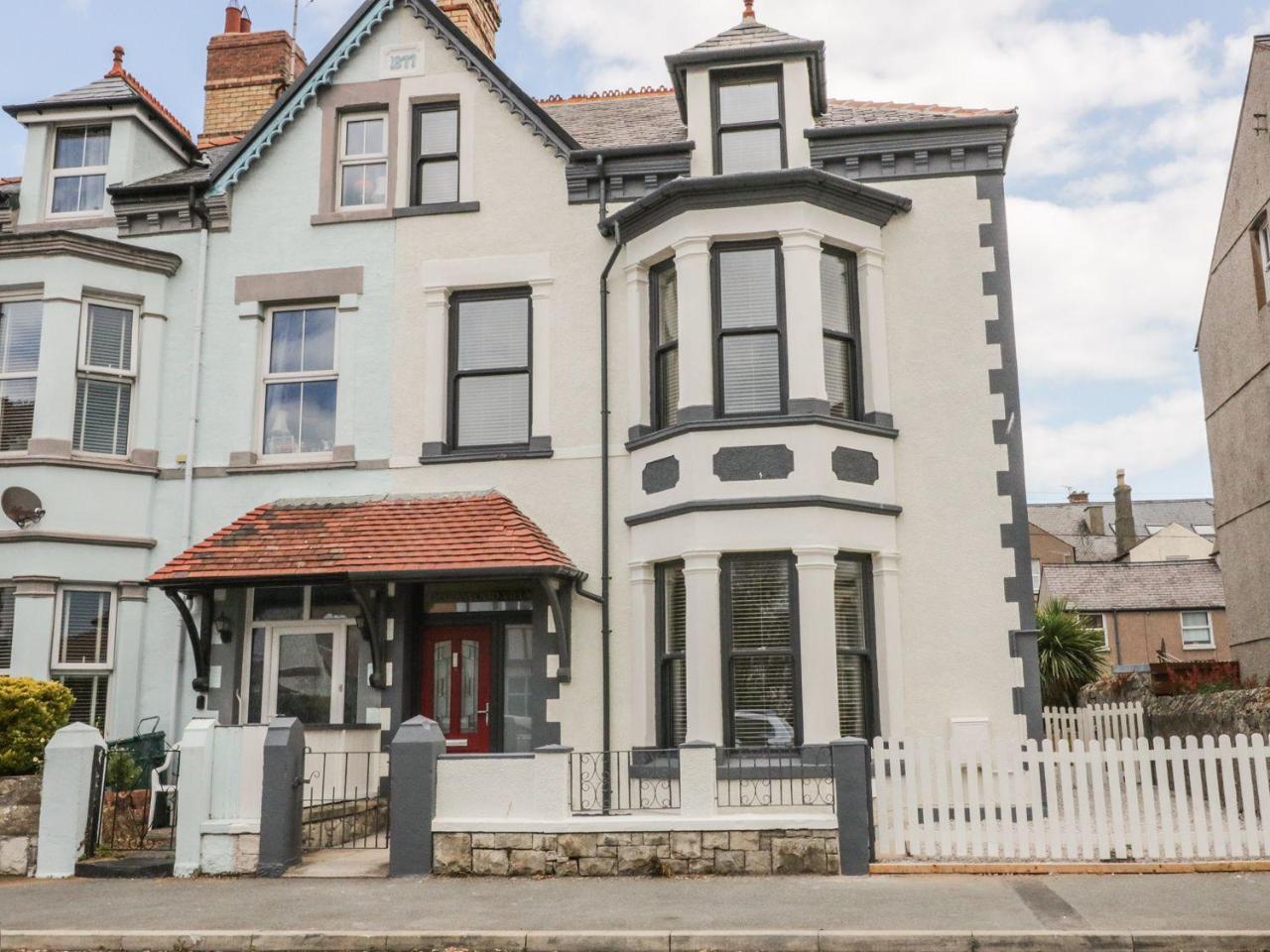 Charnwood Villa Llandudno Exterior photo